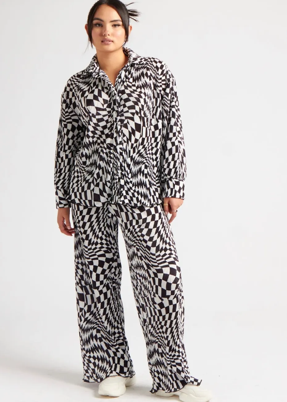 Urban Bliss Black Geometric Plisse Wide Leg Trouser