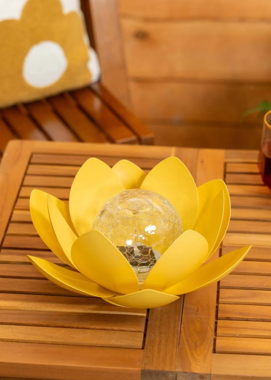 ValueLights Solar Yellow Waterlily Lotus Flower Garden Light With Integrated LED's (11cm x 26.5cm x 26.5cm)