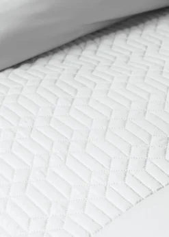White Geo Pinsonic Duvet Set