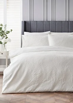 White Matelassé Duvet Set