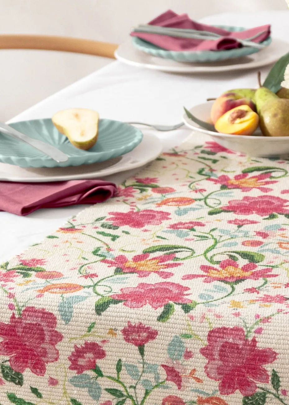 Wylder Nature Red Claudia Indoor/Outdoor Table Runner