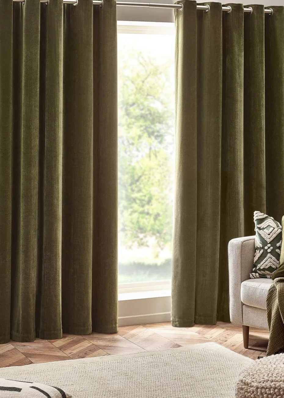 Yard Heavy Chenille Velvet Eyelet Curtains