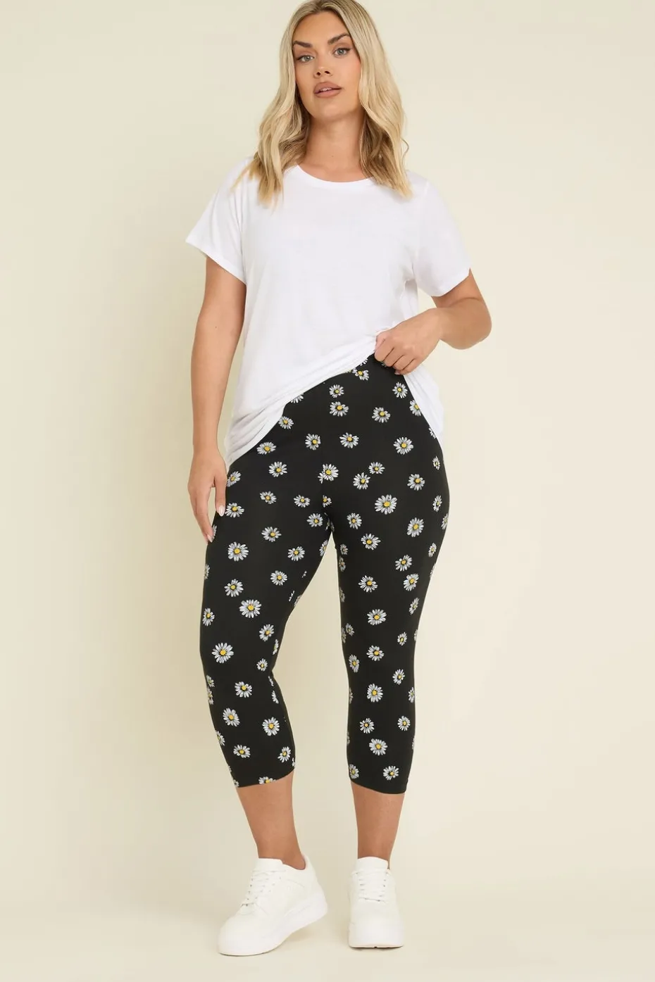 Yours 2 Pack Curve Black Daisy Print Cropped Leggings