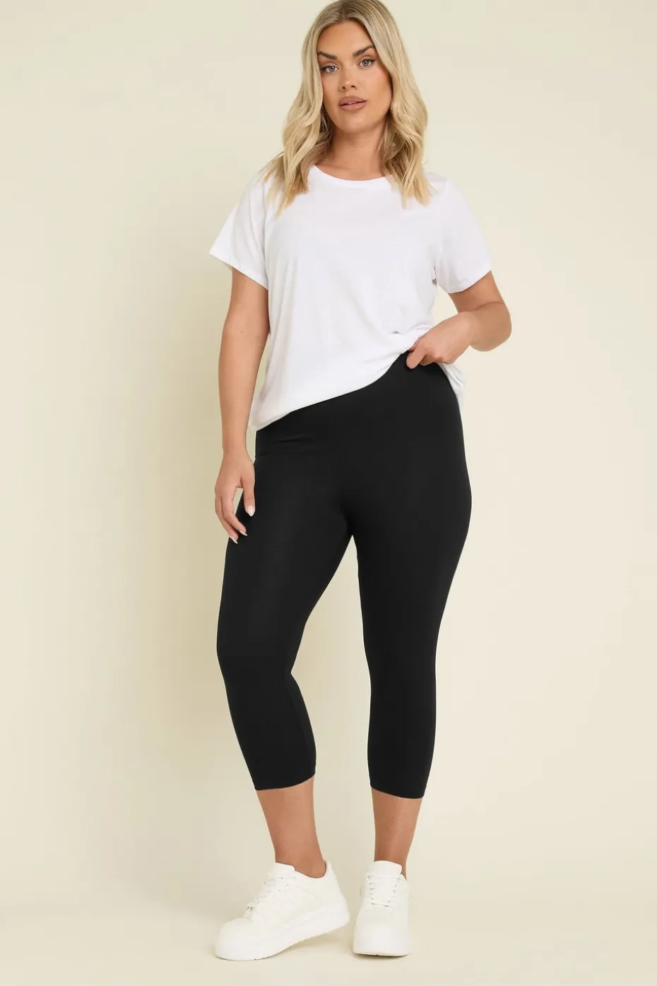 Yours 2 Pack Curve Black Daisy Print Cropped Leggings