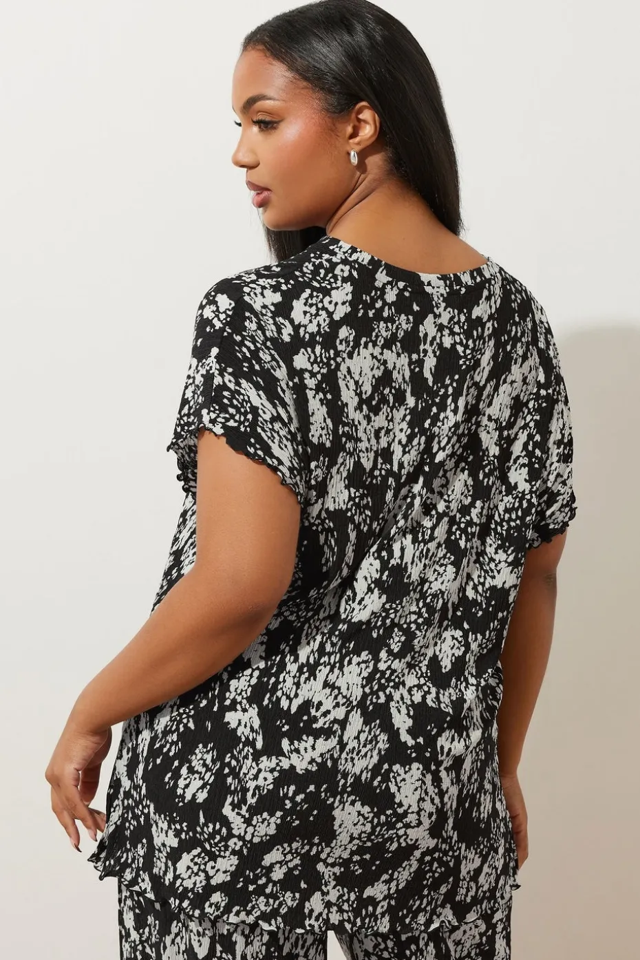 Yours Curve Black Abstract Print Plisse Top