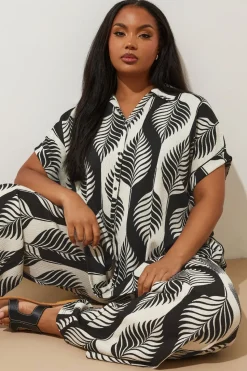 Yours Curve Black & White Leaf Print Textured Shirt