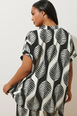Yours Curve Black & White Leaf Print Textured Shirt