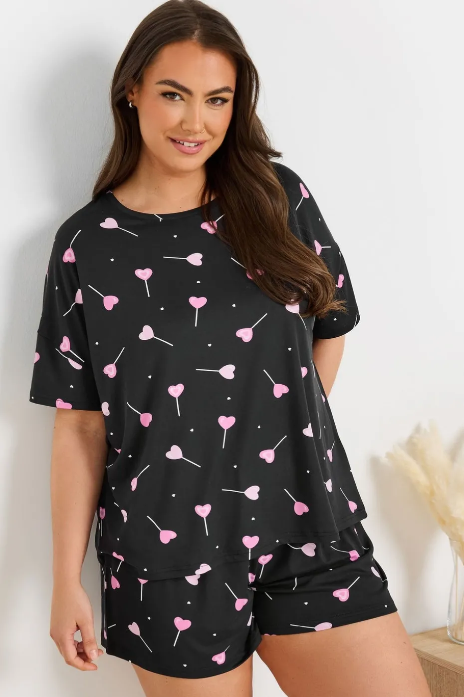 Yours Curve Black Heart Lollipop Short Pyjama Set