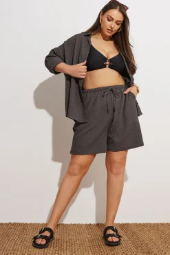 Yours Curve Chocolate Brown Textured Pull On Shorts