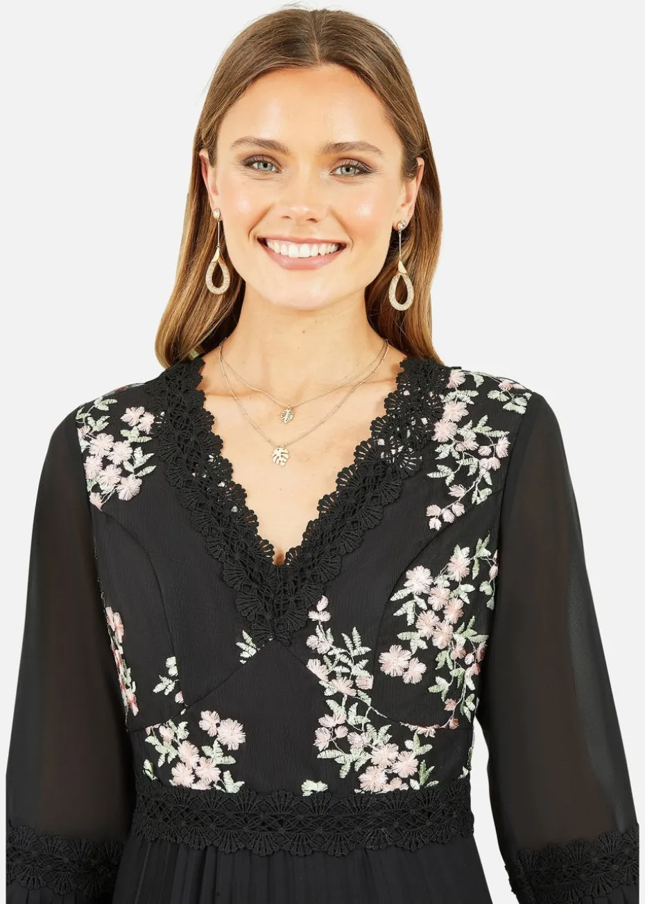 Yumi Black Embroidered Panel Midi Dress With Pleats