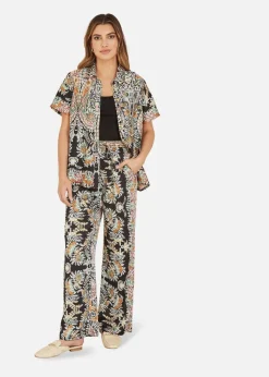 Yumi Black Satin Paisley Print Short Sleeve Shirt