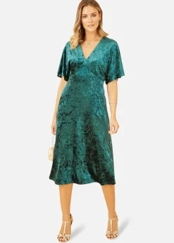 Yumi Velvet Kimono Midi Dress In Green