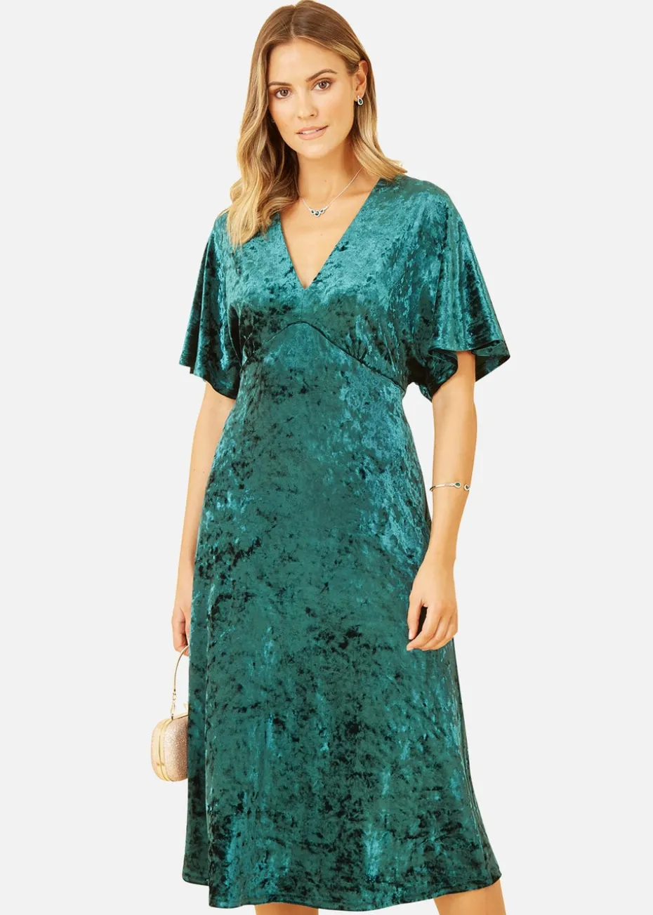 Yumi Velvet Kimono Midi Dress In Green